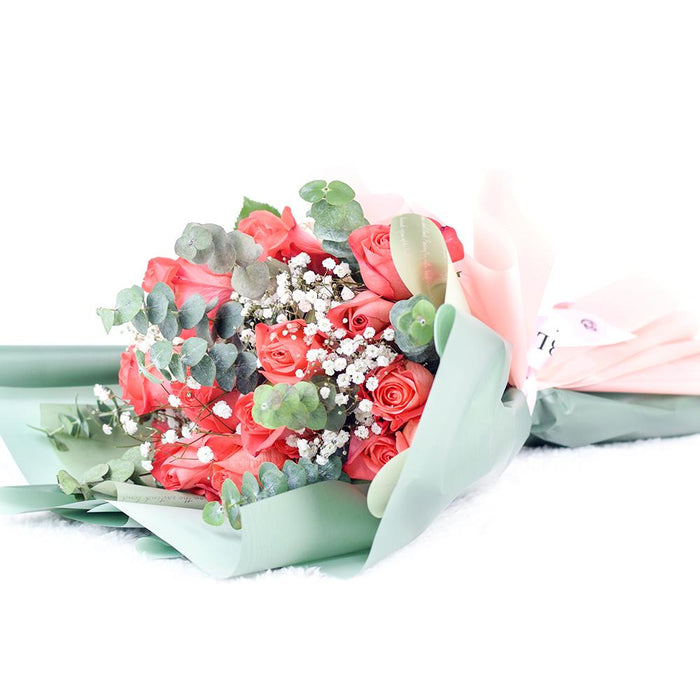 Coral Rose and Baby's Breath Bouquet with Eucalyptus Accent – the bouquet