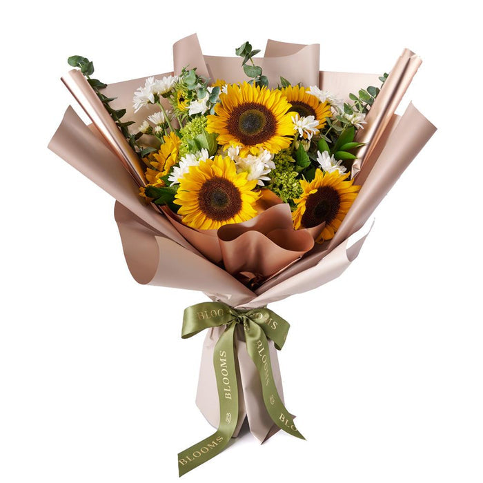 Seasonal Sunflower and Hydrangea Bouquet with Daisies – the bouquet