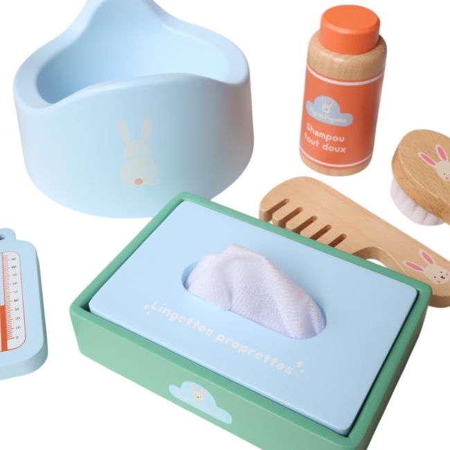 Le Petit Souk - Wooden Toy - Doll's Bath Set - Close Look