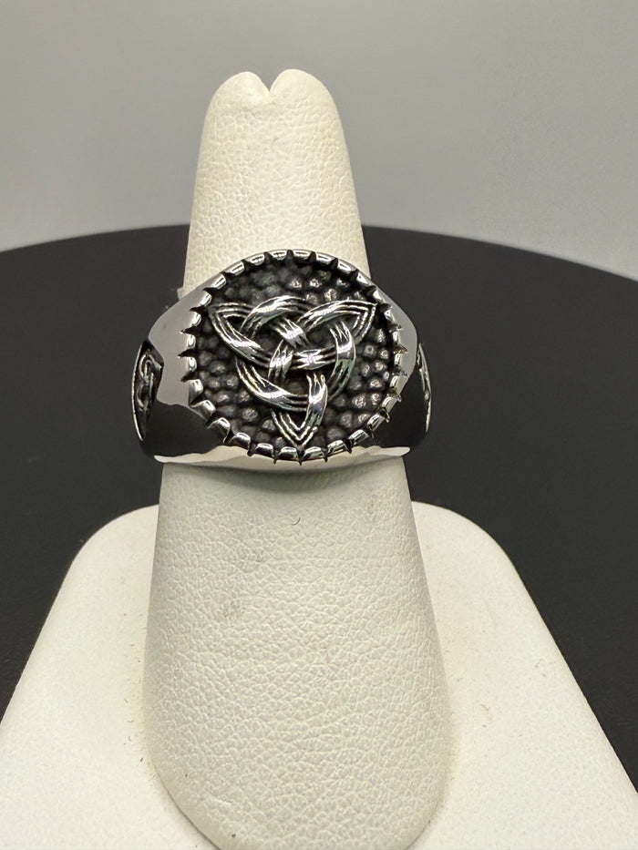 Trinity Knot Ring