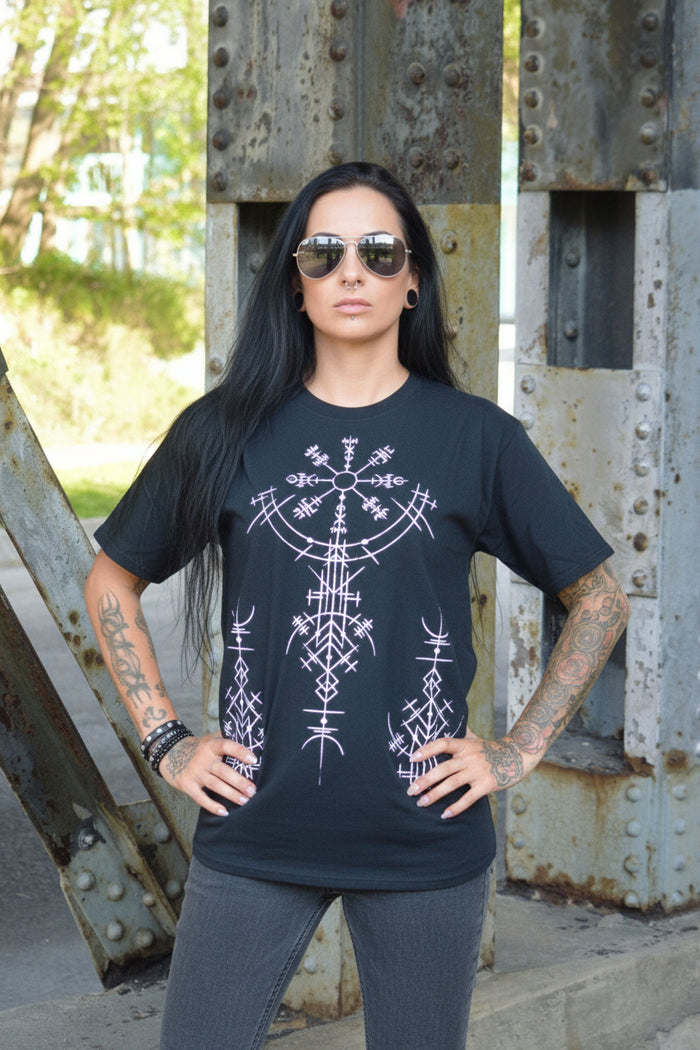 Black Vegvisir Pre-Shrunk Short Sleeve T-Shirt