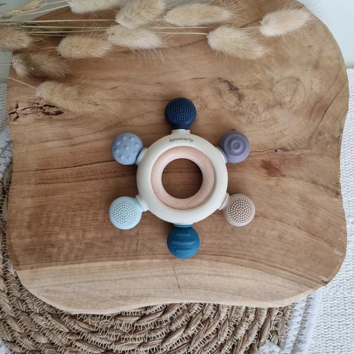 Rammelaartje - Dental Teether - Silicone - Multicoloured Blue - Lifestyle Cut 1