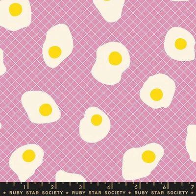 Kiss- Egg and Friends- Fat Quarter