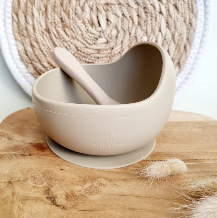 Rammelaartje - Suction Bowl W/Spoon - Silicone - Sand - Lifestyle Cut