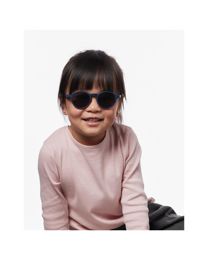 Izipizi - Sunglasses - 100% UV Protection - 3-5 Years - Navy Blue - Lifestyle Cut 2