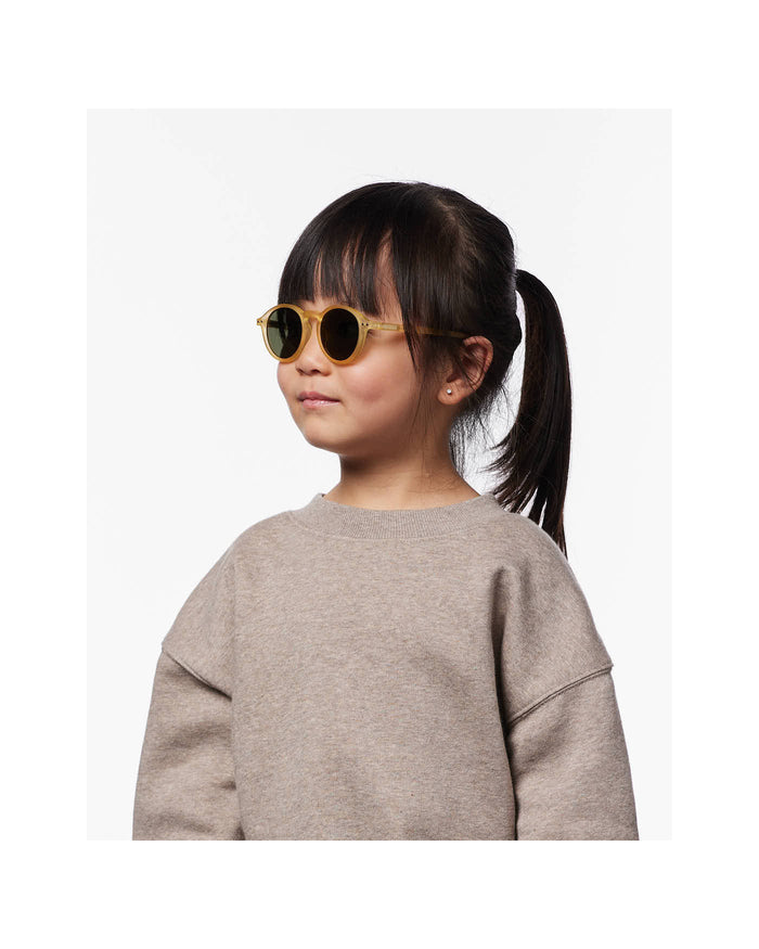 Izipizi - Sunglasses - 100% UV Protection - 3-5 Years - Yellow Honey - Lifestyle Cut 1