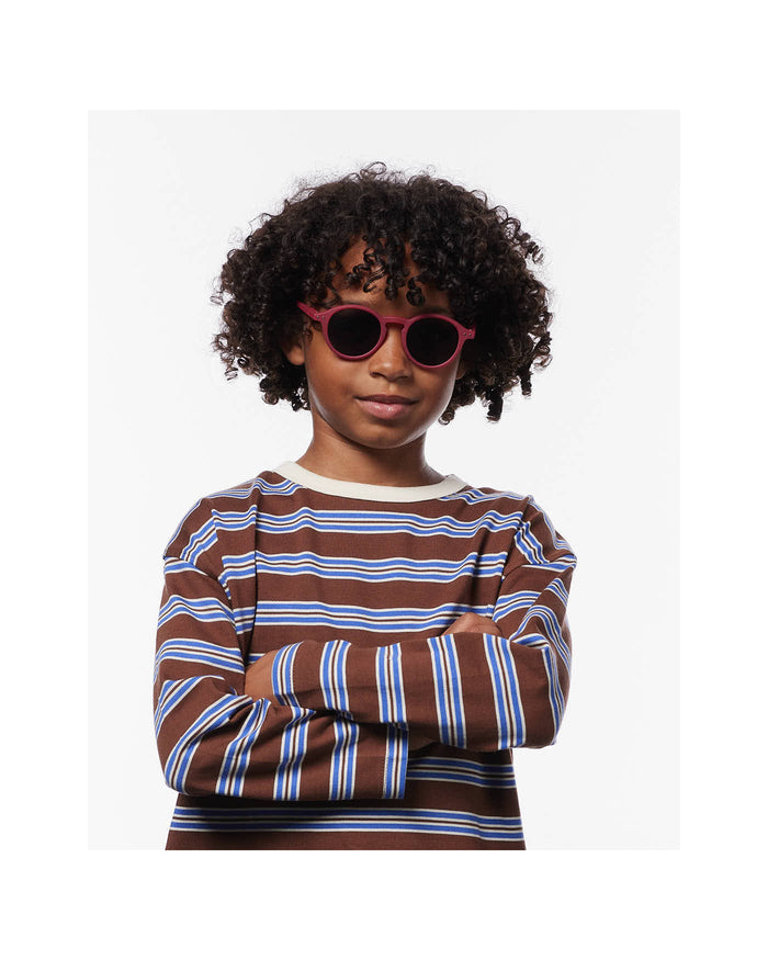 Izipizi - Sunglasses - 100% UV Protection - 5-7 Years - Cranberry - Lifestyle Cut