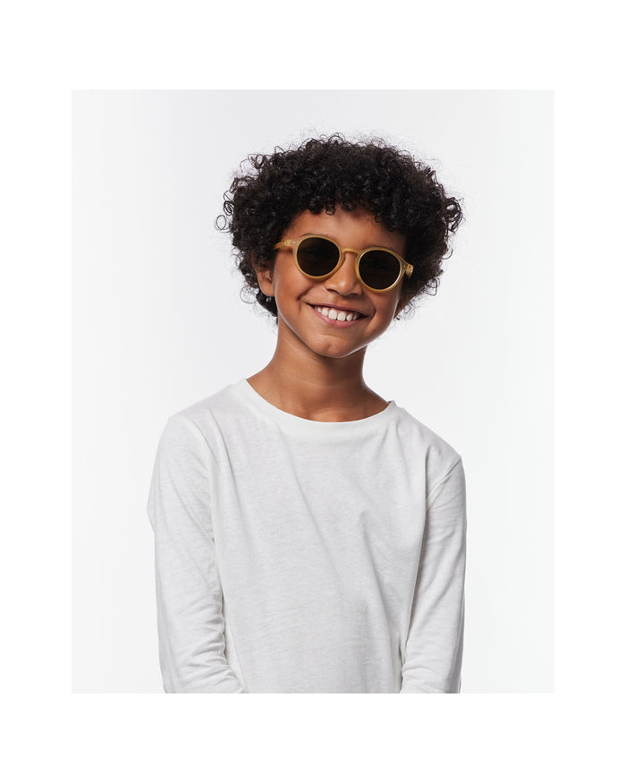 Izipizi - Sunglasses - 100% UV Protection - 7-11 Years - Yellow Honey - Lifestyle Cut 1