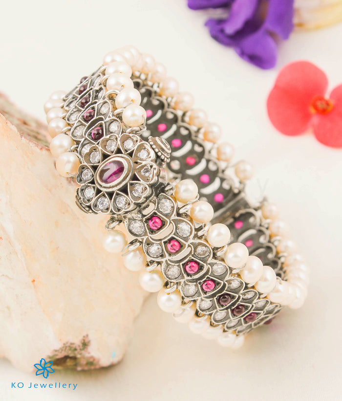 The Agraja Silver Pearl Bracelet (Oxidised/Size/2.2/2.4/2.6/2.8)