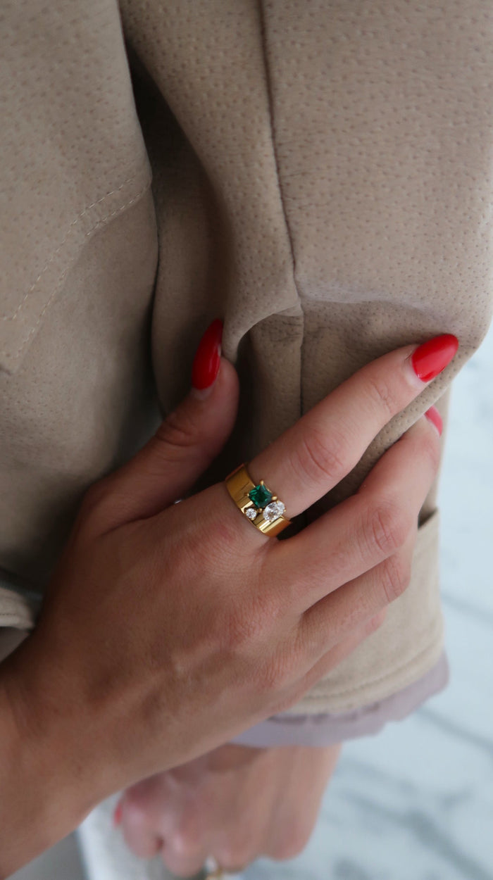 THE EMERALD RING