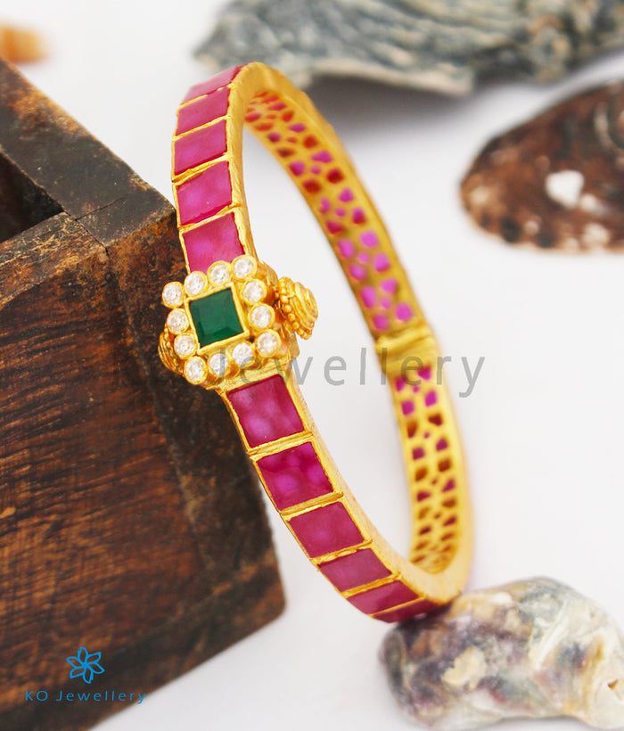 The Sampada Silver Kemp Bracelet (Red/Green/Size 2.2/2.4/2.6)