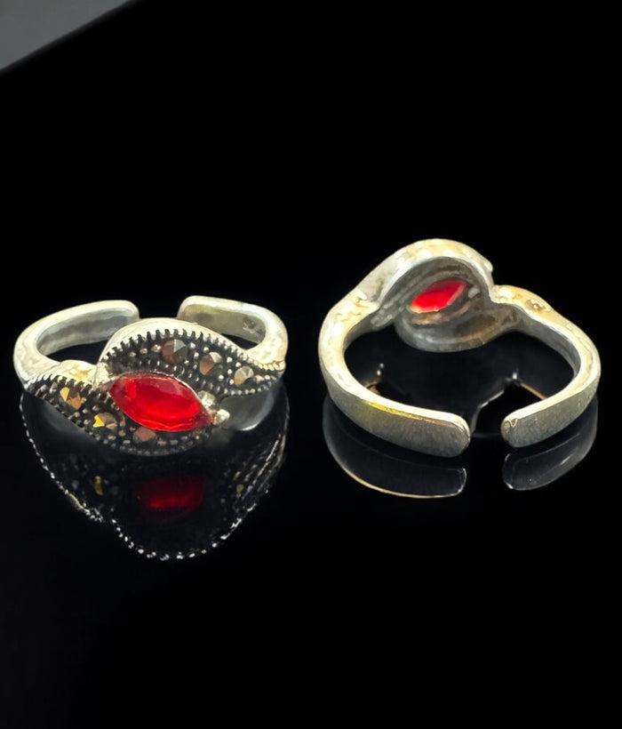 The Vinila Silver Marcasite Toe-Rings (Red)