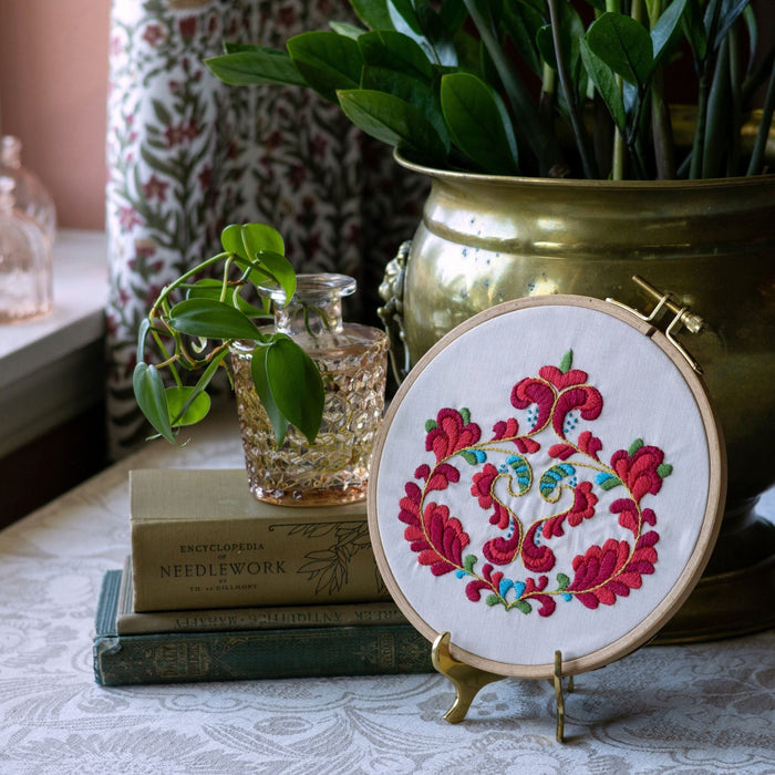 Trondheim Bloom embroidery hoop kit