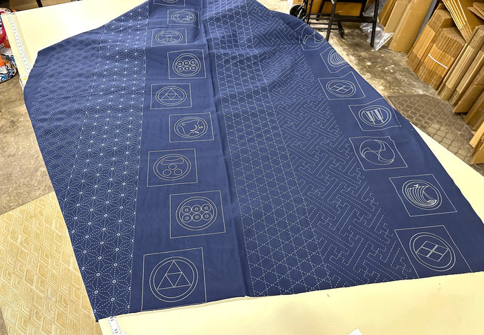 Washout Sashiko with Crests - Navy