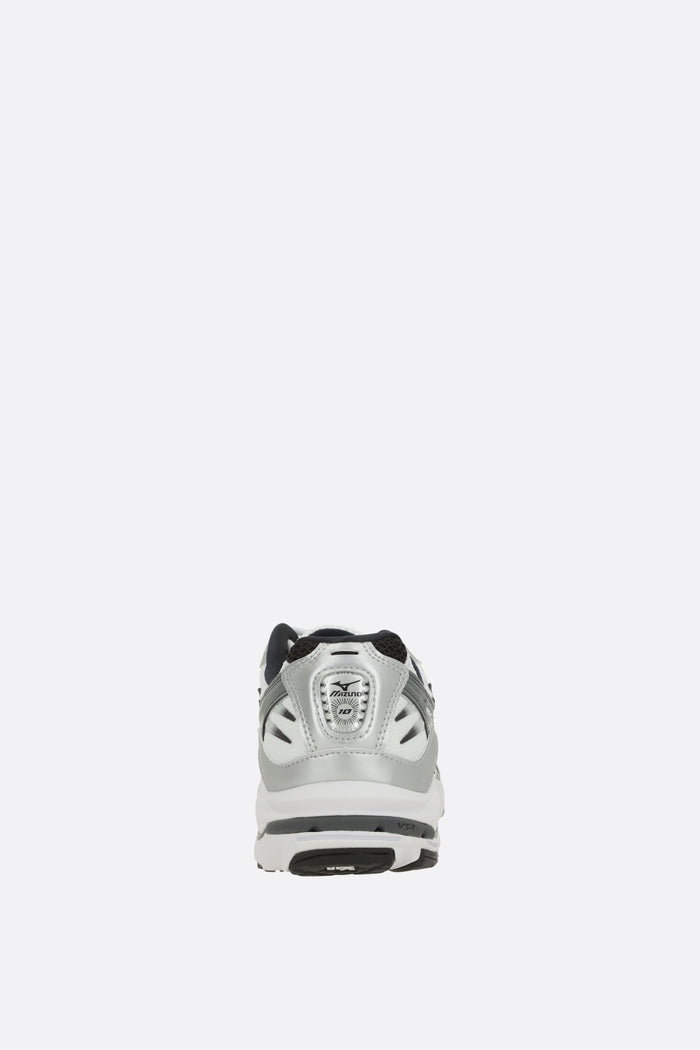 Wave Rider 10 sneakers